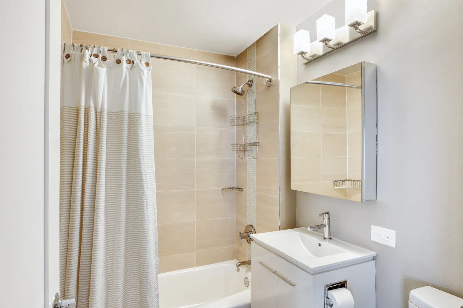 210 N Wells St 60601 60601-Lake & Wells Apartments-unit#ID671-Chicago-IL