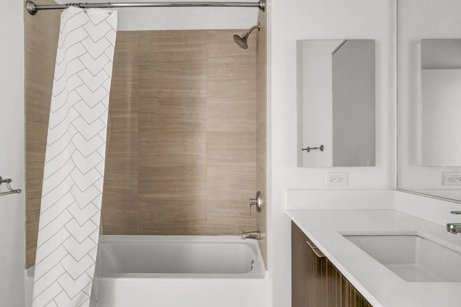 201 N Garland Ct   60601 60601- Mila-unit#ID226-Chicago-IL