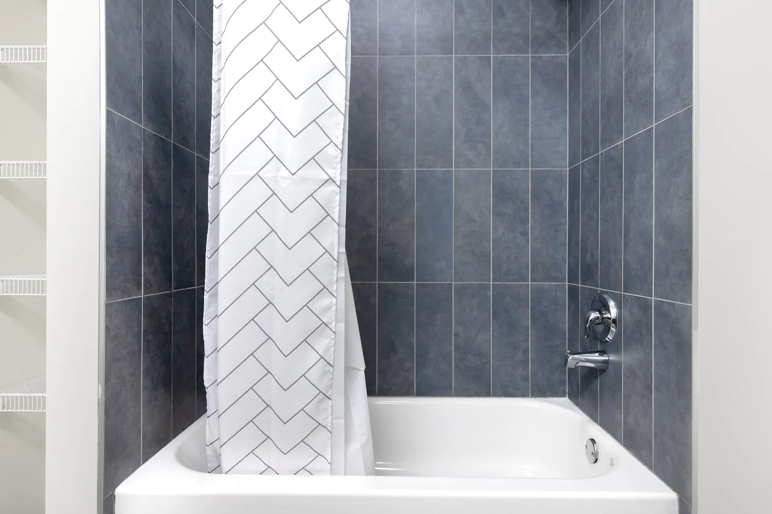 210 N Wells St   60601 60601-Lake & Wells Apartments-unit#ID271-Chicago-IL