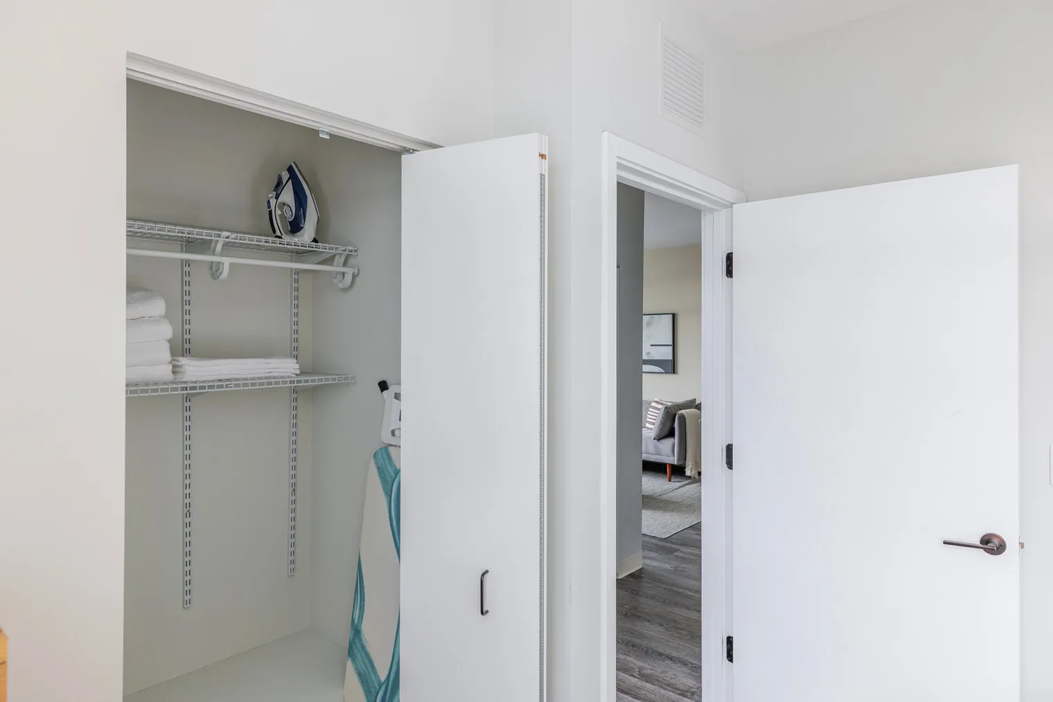 6149 N Broadway   60660 60660-The Edge-unit#ID1272-Chicago-IL