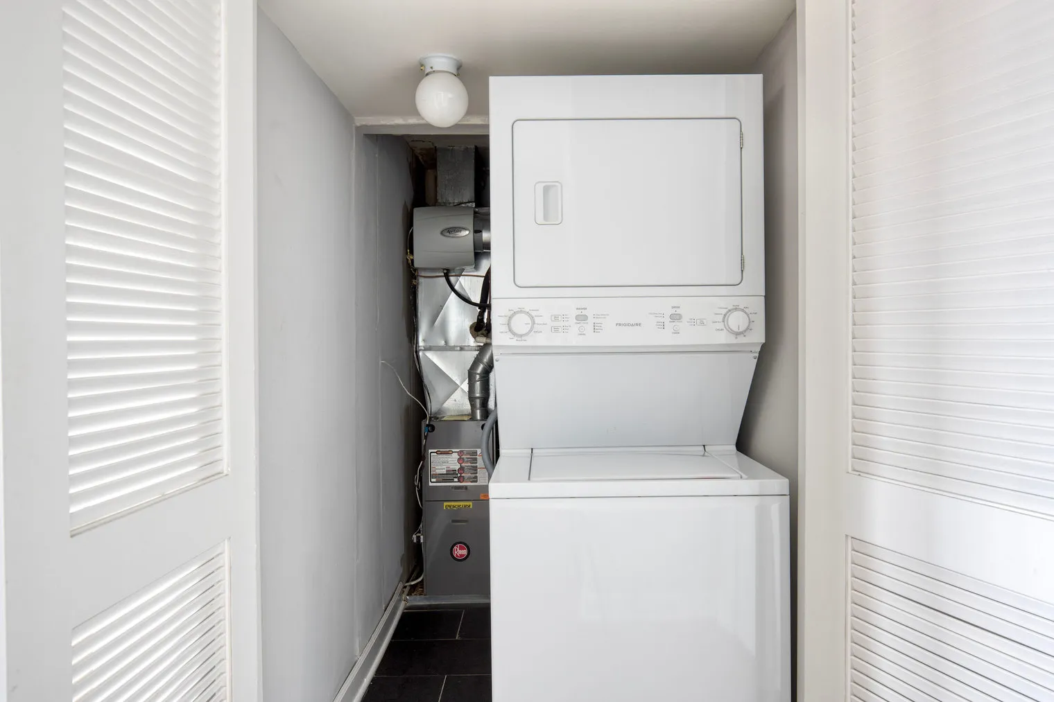 911 W School St 60657 60657-3264 N. Clark-unit#ID944-Chicago-IL