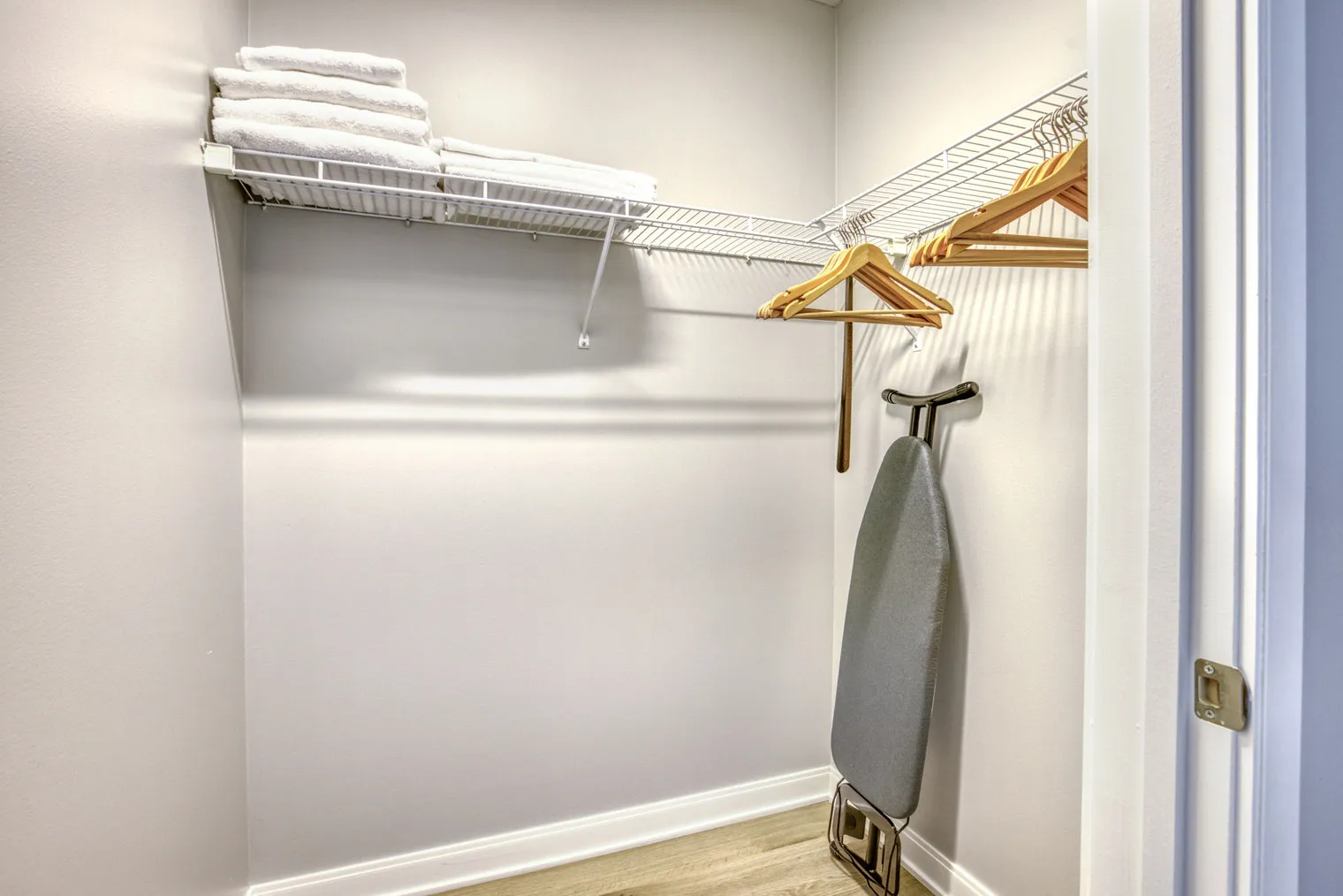 210 N Wells St 60601 60601-Lake & Wells Apartments-unit#ID671-Chicago-IL