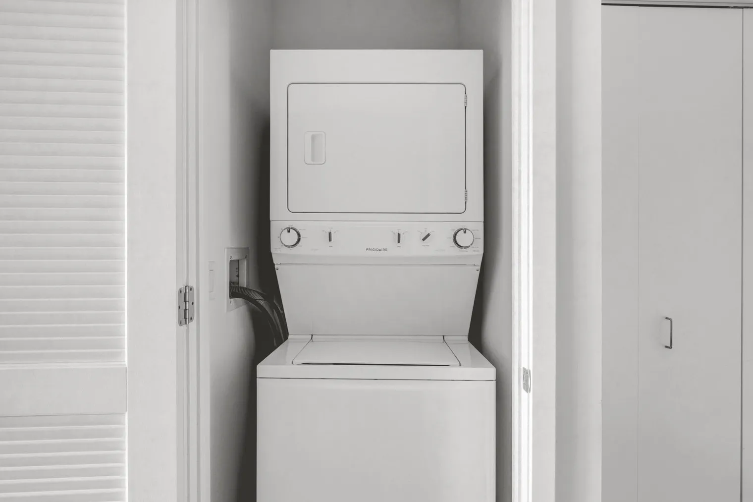 201 N Garland Ct   60601 60601- Mila-unit#ID226-Chicago-IL