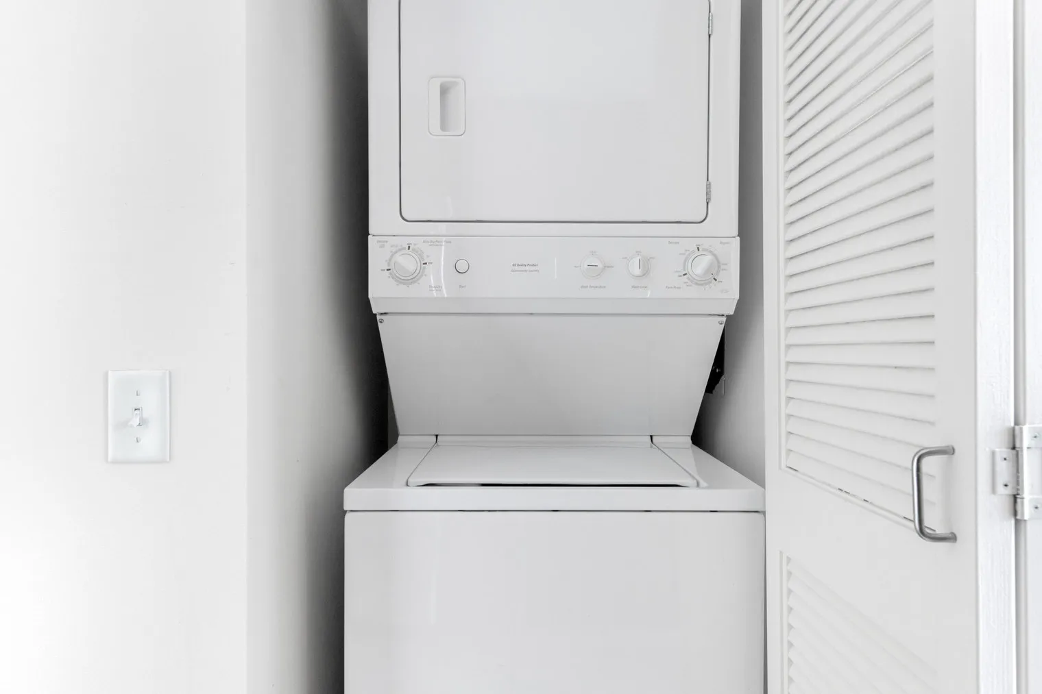 210 N Wells St   60601 60601-Lake & Wells Apartments-unit#ID271-Chicago-IL