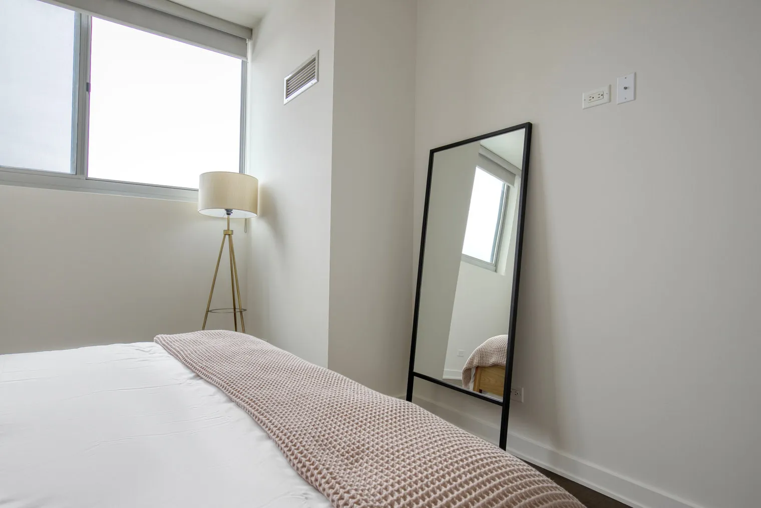 910 W Huron St   60642 60642-Mondial-unit#id1023-Chicago-IL