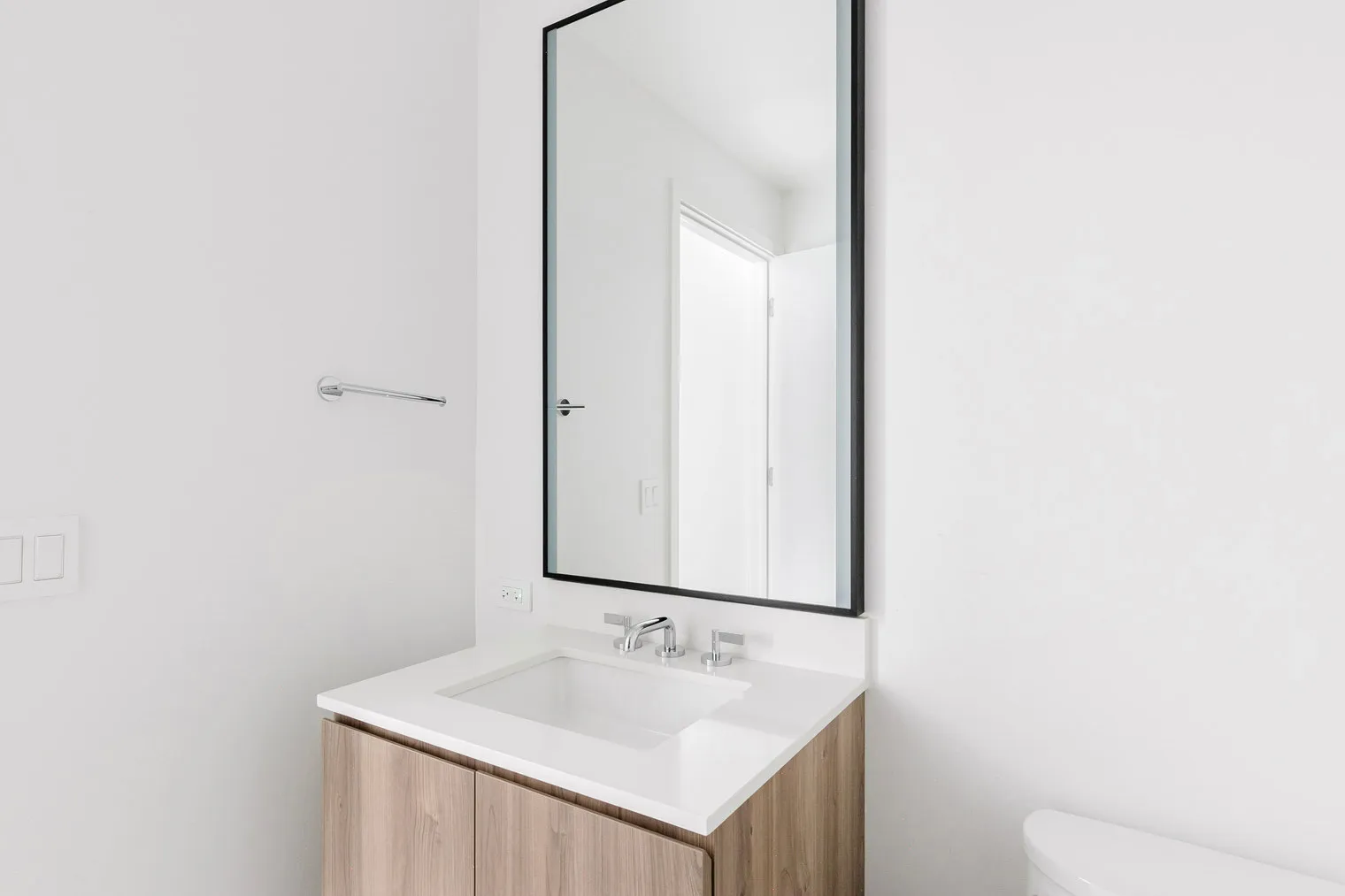 1000 S Michigan Ave   60605 60605-1000M-unit#ID1350-Chicago-IL