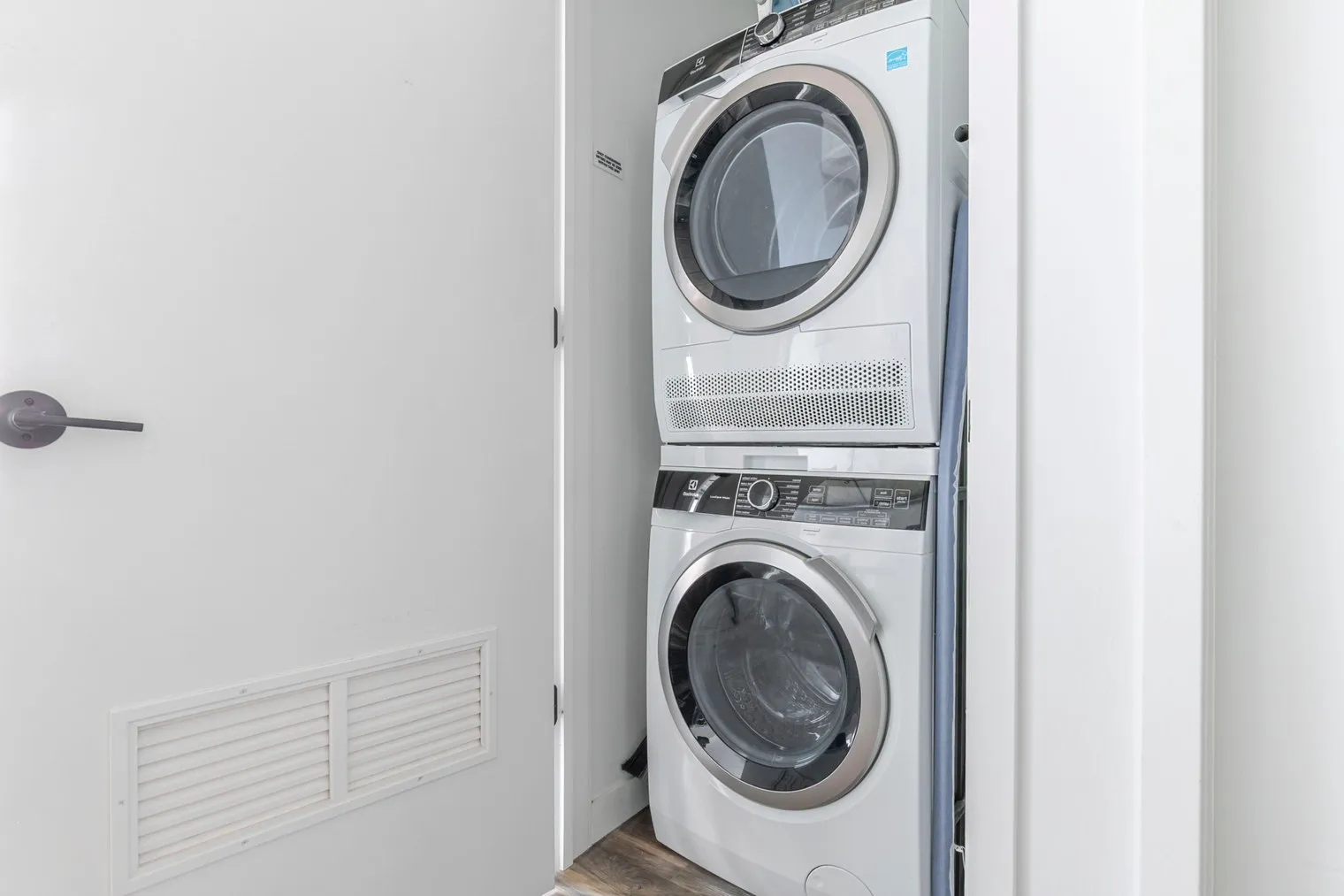 61 W Erie St   60654 60654-The Opal-unit#ID1399-Chicago-IL