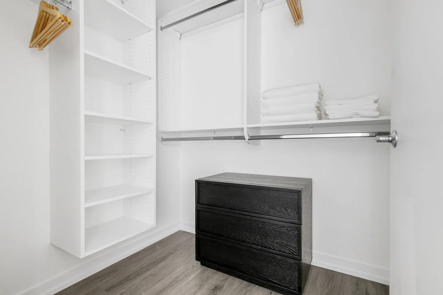 460 W Ave 60654 60654-Common 808-unit#ID1351-Chicago-IL