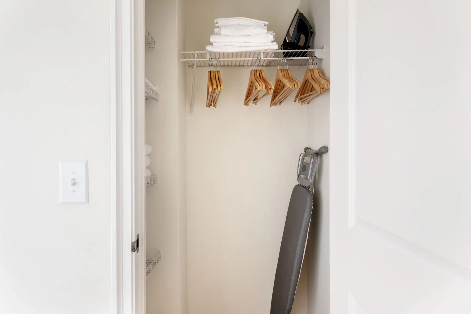 1400 N Lake Shore Dr   60610 60610-The Deco-unit#ID948-Chicago-IL