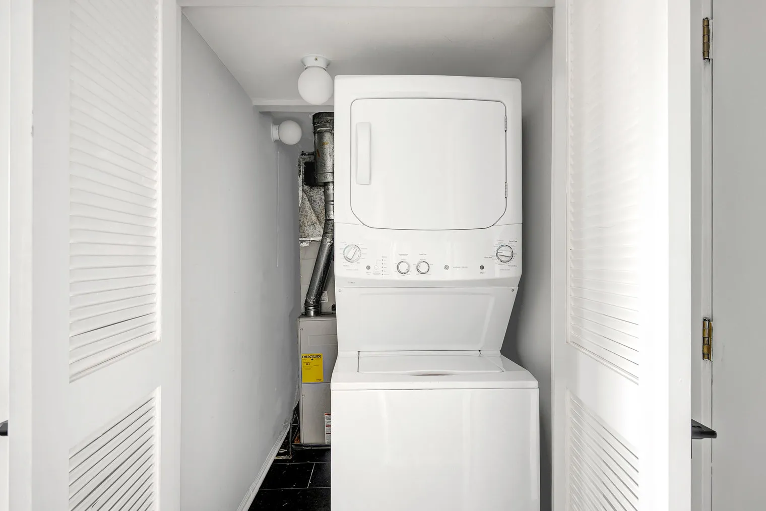 911 W School St   60657 60657-3264 N. Clark-unit#ID472-Chicago-IL