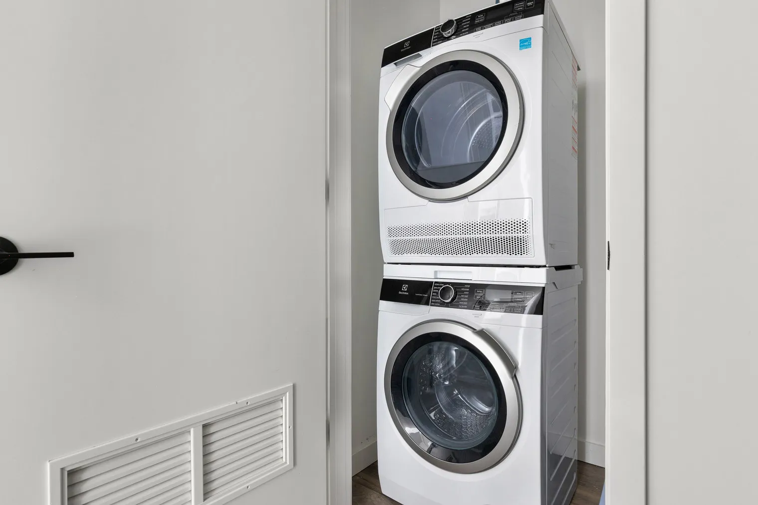 61 W Erie St   60654 60654-The Opal-unit#ID1415-Chicago-IL