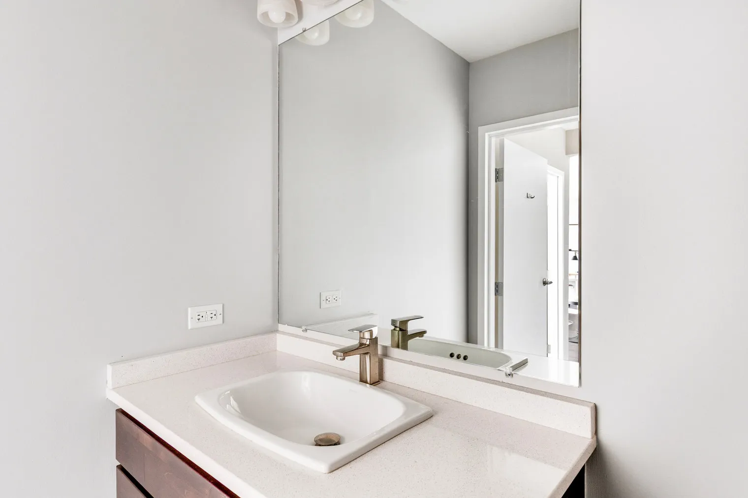 121 W Chestnut St   60610 60610-Chestnut Tower-unit#ID1290-Chicago-IL
