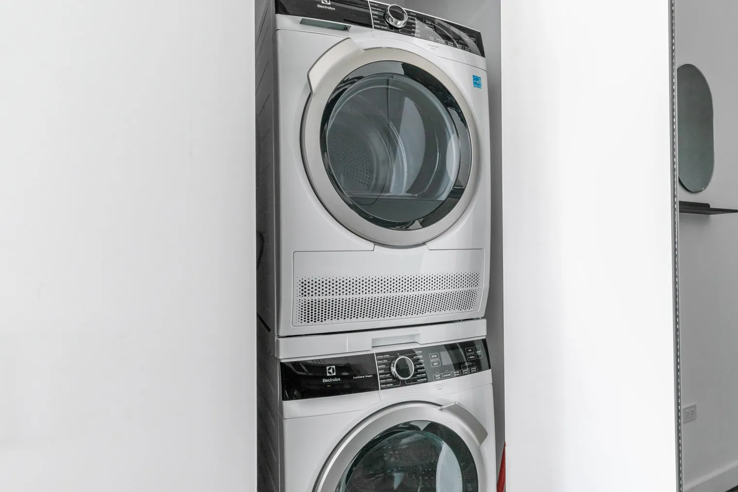 61 W Erie St   60654 60654-The Opal-unit#ID1413-Chicago-IL