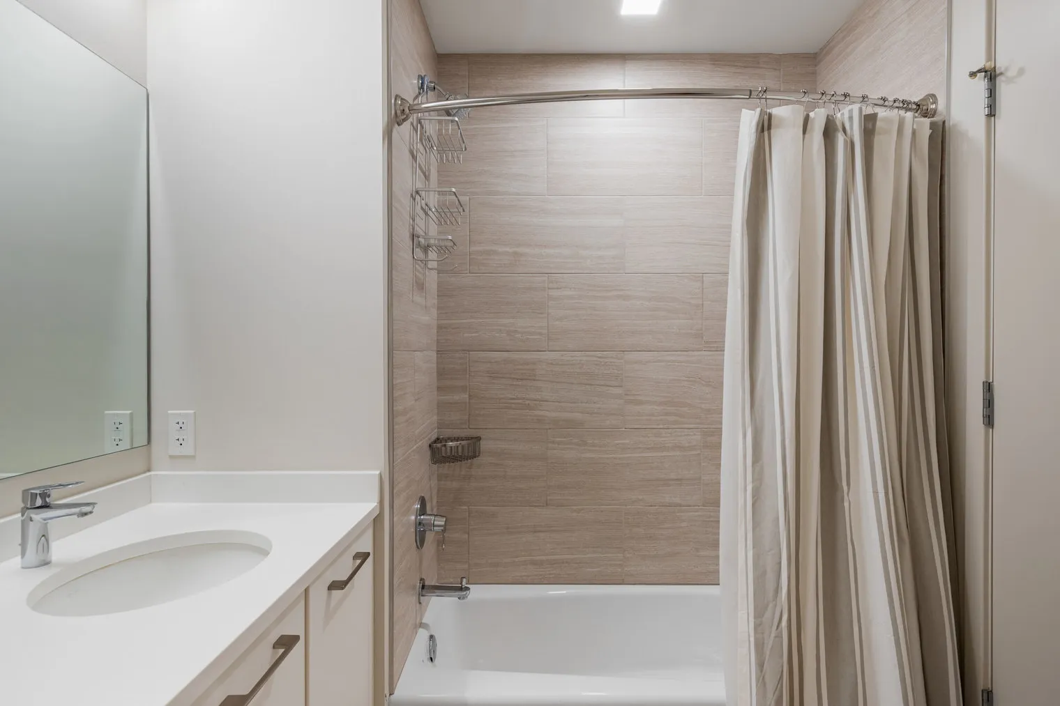 8 E Huron St   60611 60611-8 East Huron-unit#ID971-Chicago-IL