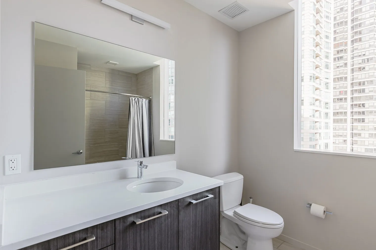 8 E Huron St   60611 60611-8 East Huron-unit#ID1113-Chicago-IL