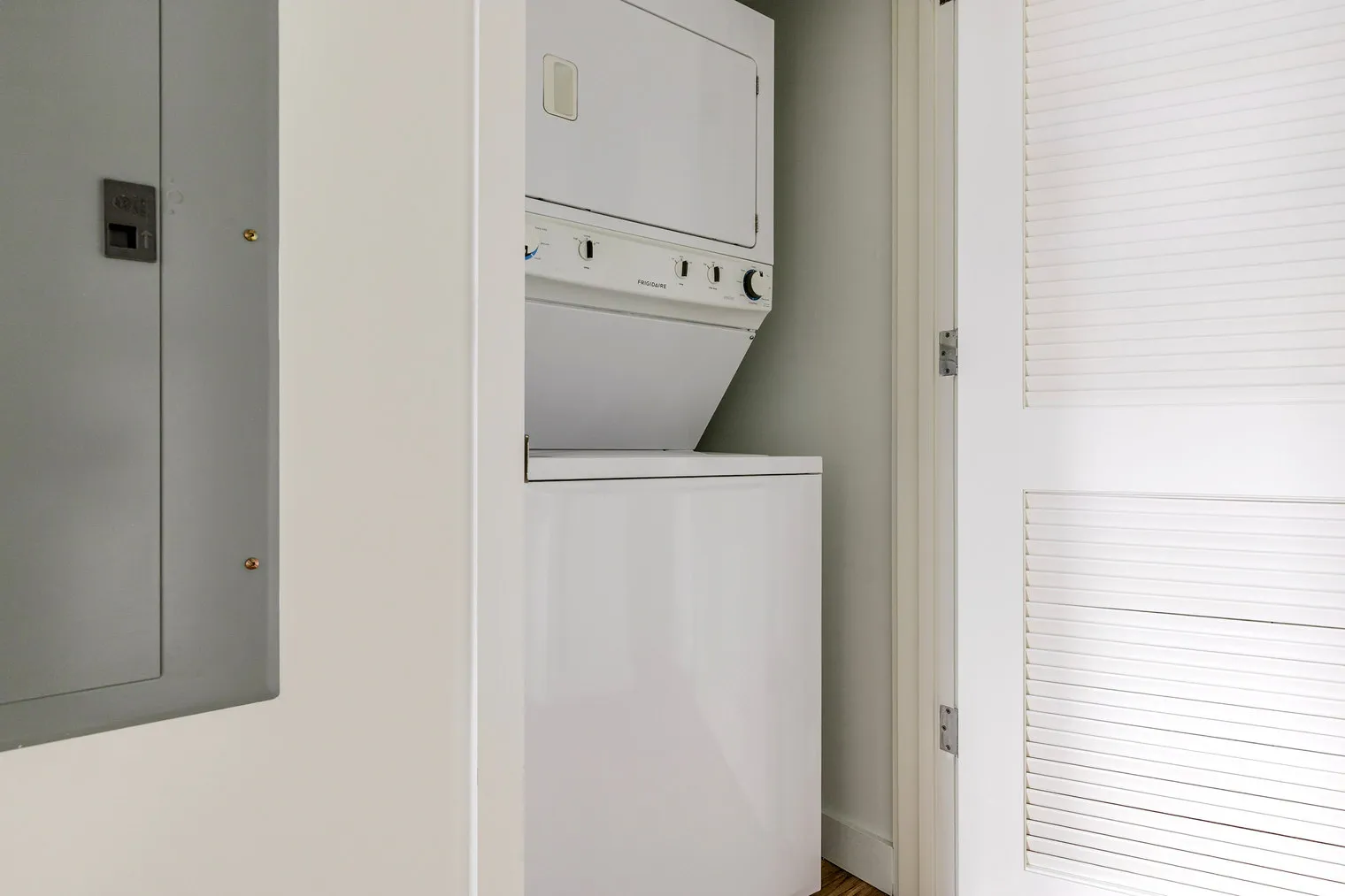 165 N Desplaines St   60661 60661-Emme-unit#ID1274-Chicago-IL