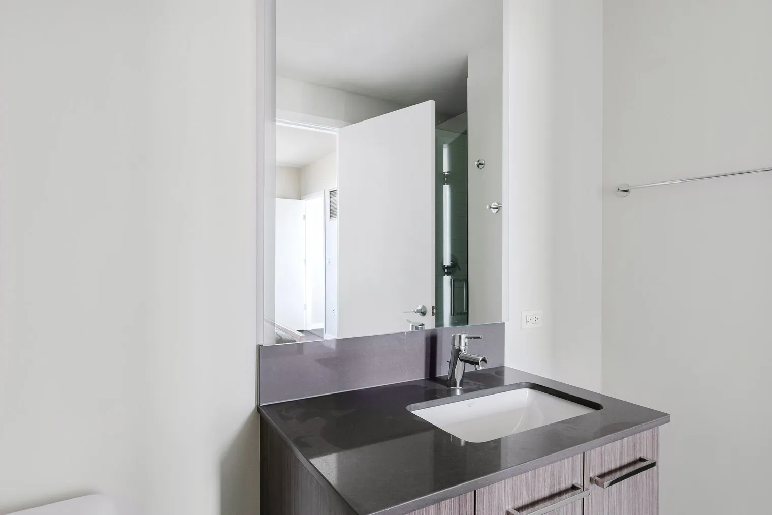 730 W Couch Pl   60661 60661-The Parker-unit#ID1365-Chicago-IL