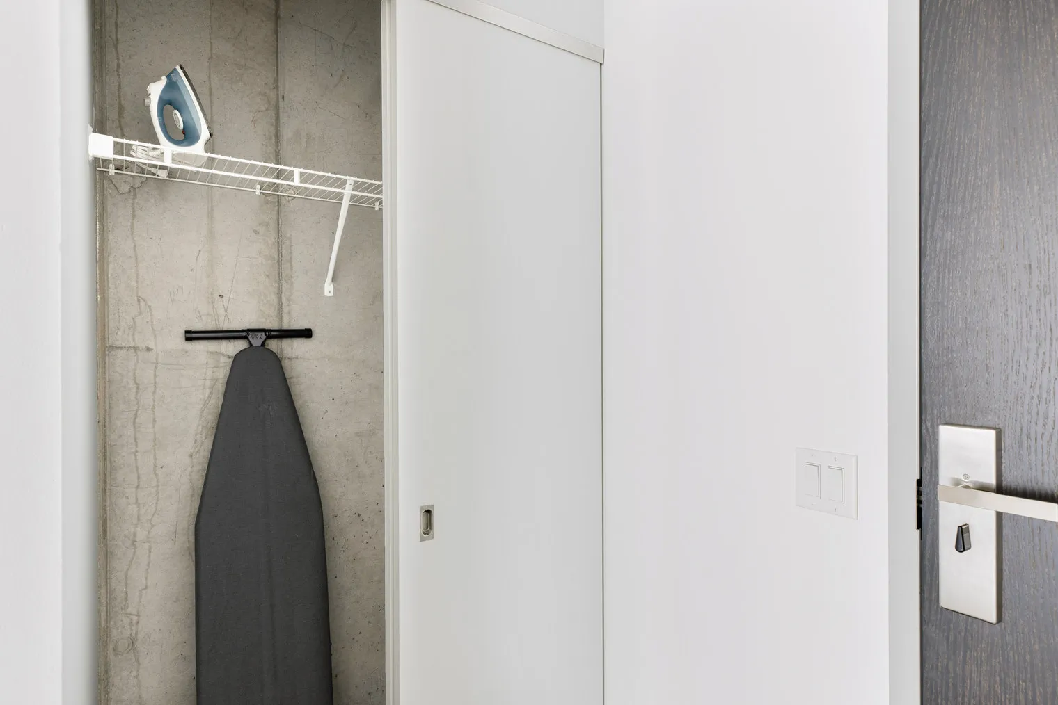 215 W Lake St   60606 60606-Linea-unit#ID1331-Chicago-IL