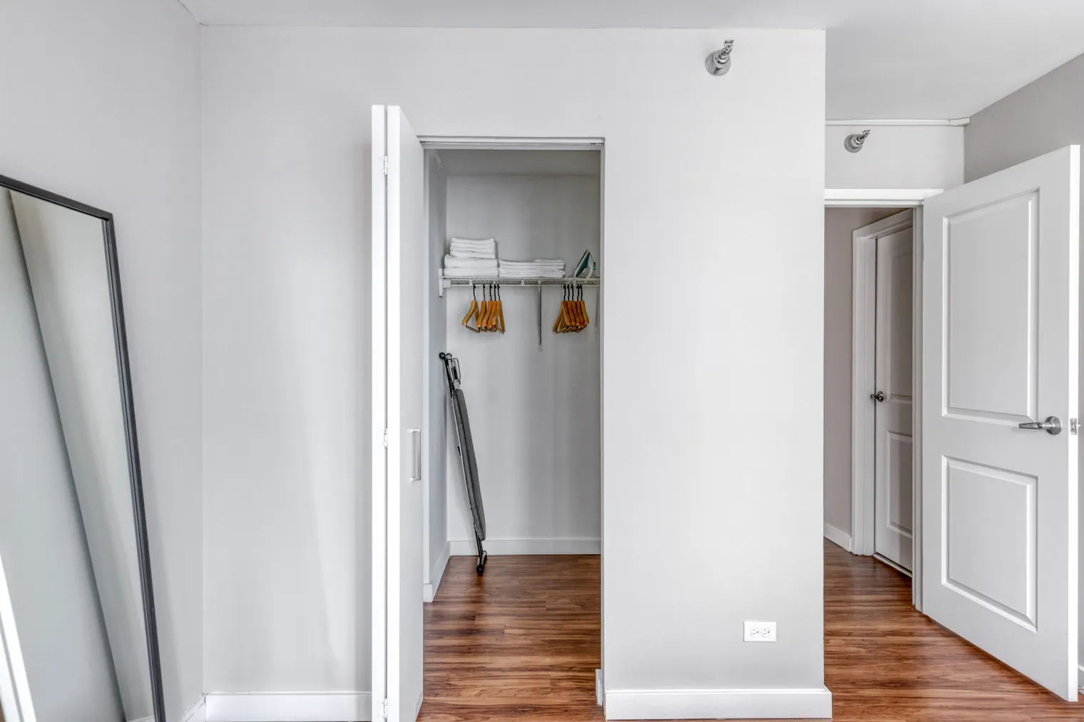 420 E OHIO ST 60611-420 East Ohio-unit#ID585-Chicago-IL