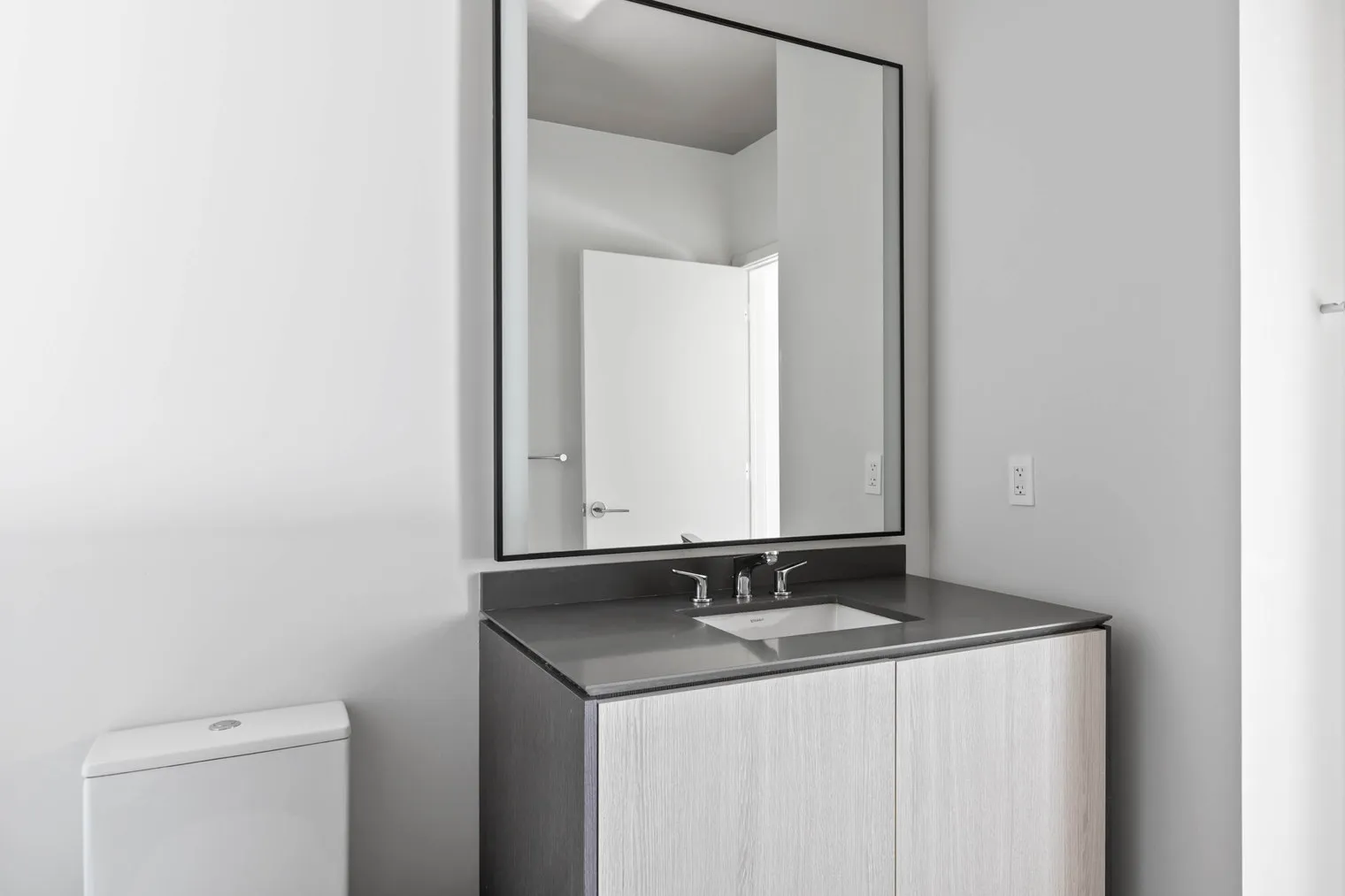 1210 S Indiana Ave   60605 60605-NEMA-unit#ID777-Chicago-IL