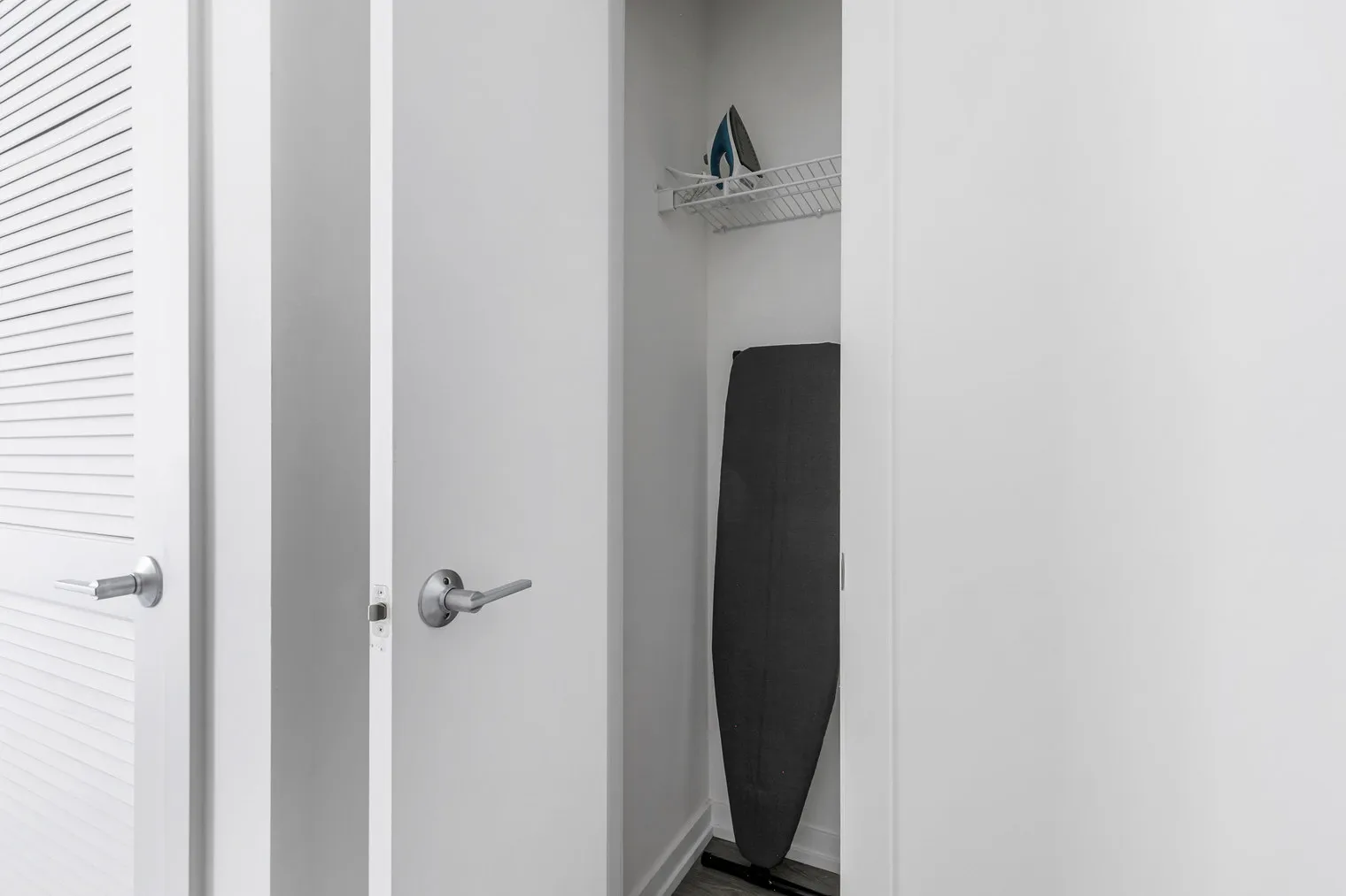 460 W Ave 60654 60654-Common 808-unit#ID1351-Chicago-IL