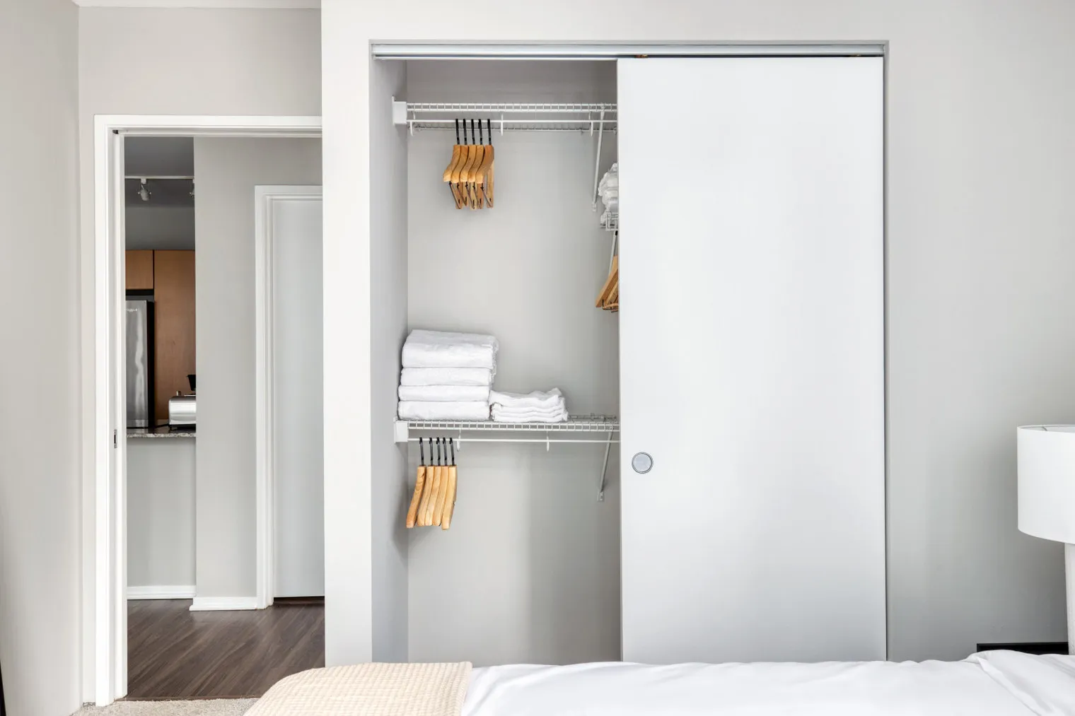 200 E Illinois St   60611 60611- Aston-unit#ID880-Chicago-IL