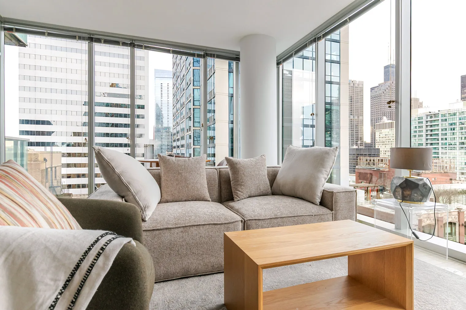 201 N Garland Ct 60601 60601-Mila-unit#ID1392-Chicago-IL