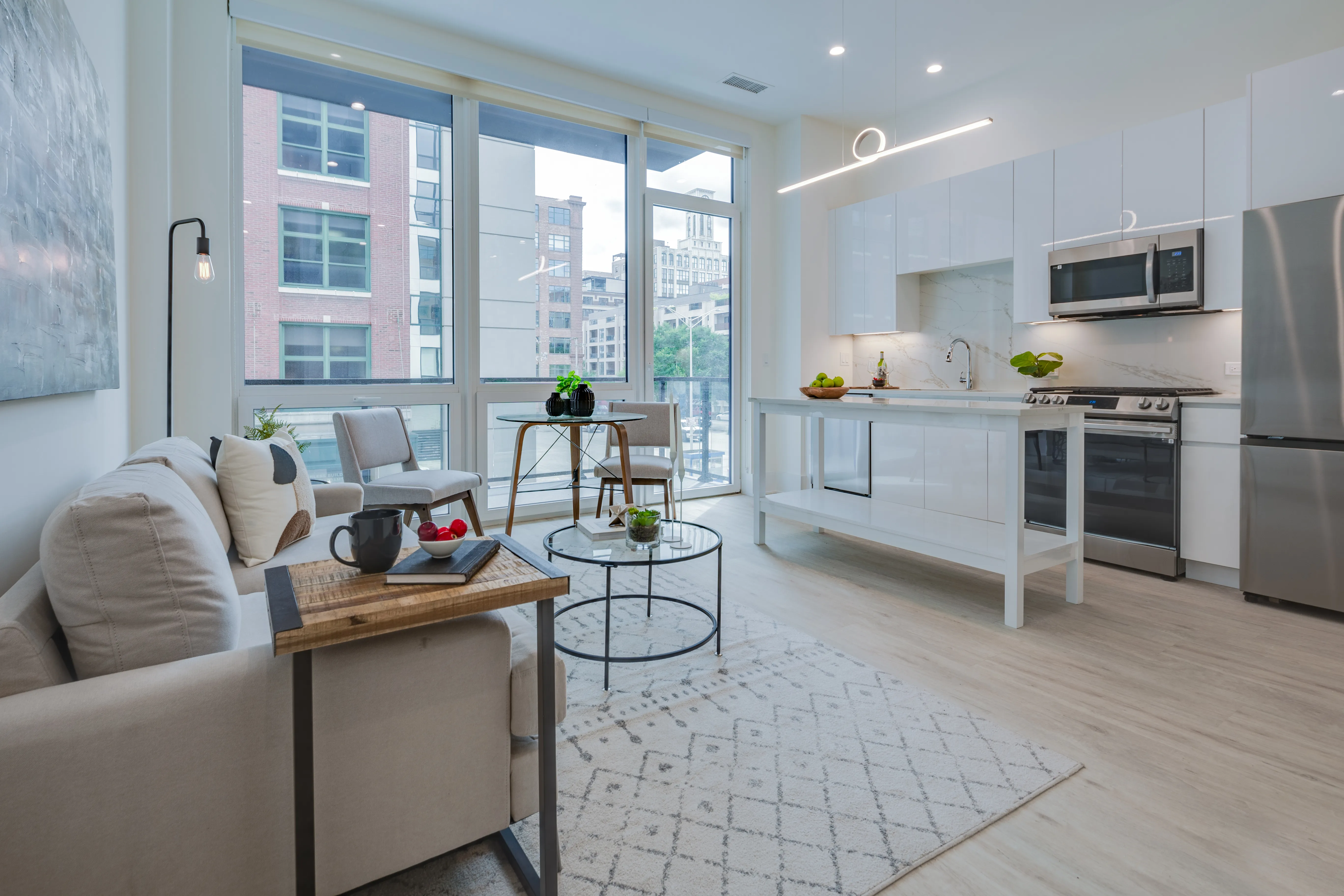 812 W Adams St   60607 60607-Luxe Suites Chicago -unit#509-Chicago-IL