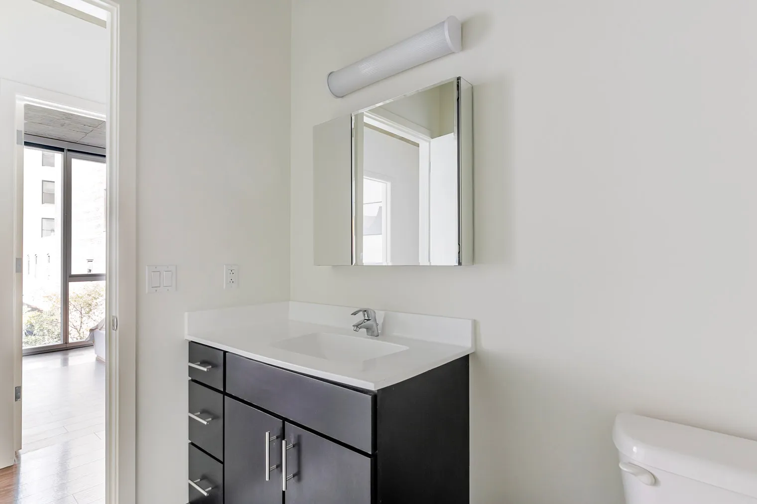 601 W Jackson Blvd 60661 60661-Jeff Jack-unit#ID1329-Chicago-IL