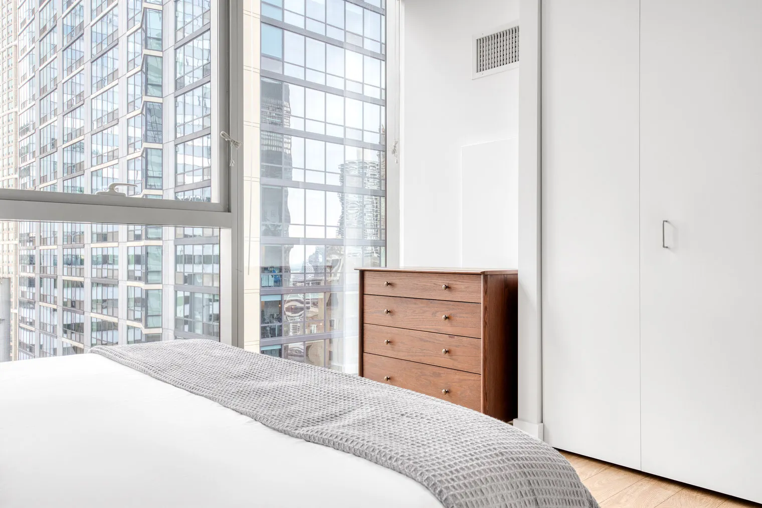 201 N Garland Ct   60601 60601- Mila-unit#ID959-Chicago-IL