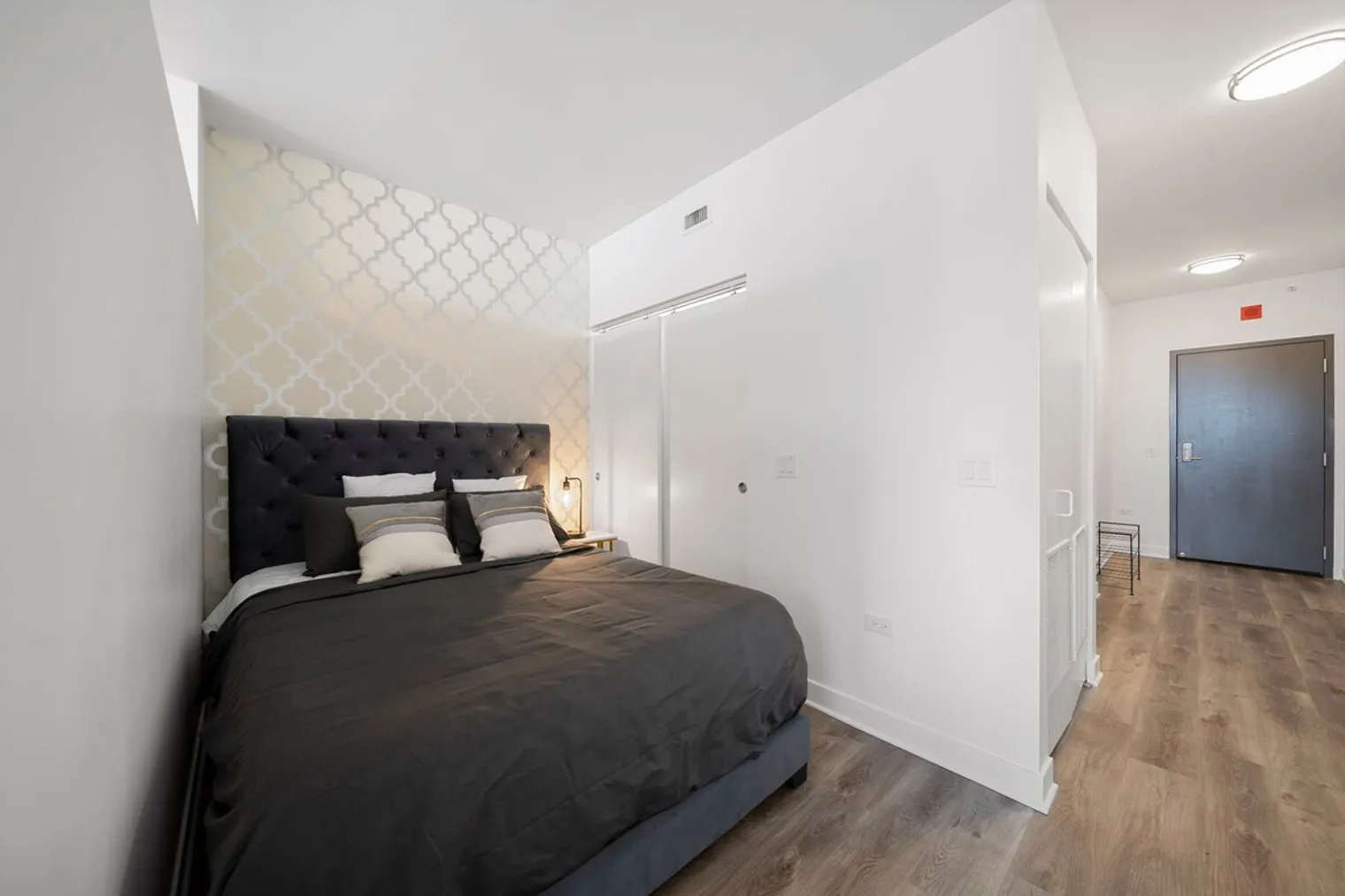 347 S Clark St   60604 60604-Building South Clark Street - first-class-rentals-llc-unit#ID1321203P-Chicago-IL