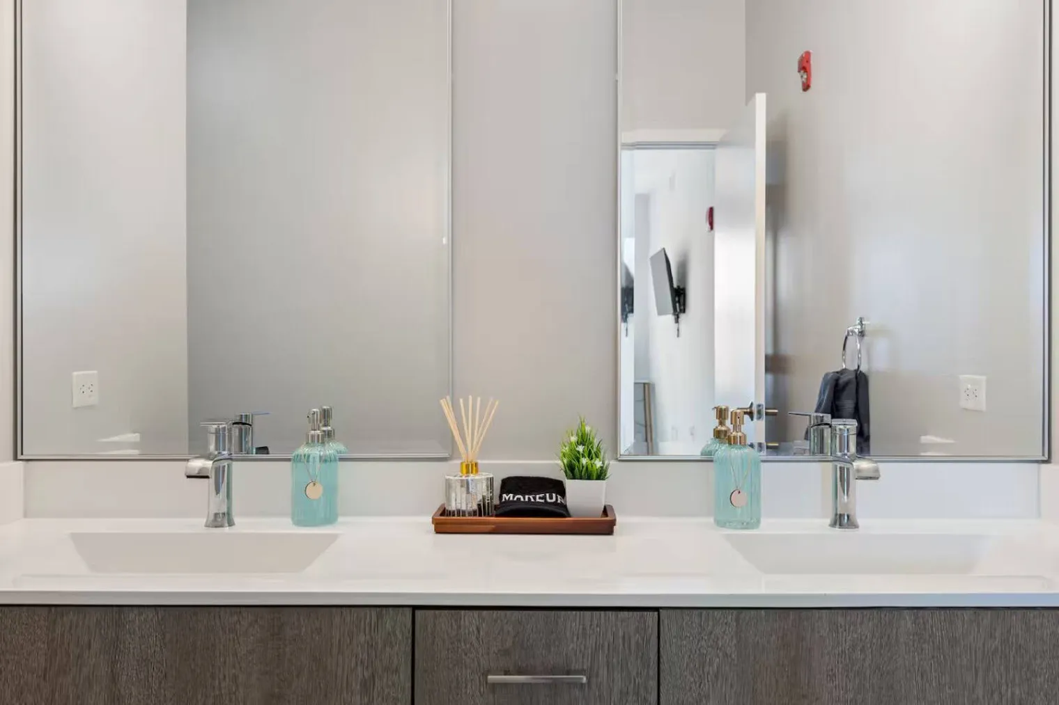 28294 Ferry Rd 60555 60555-Building Ferry Road-unit#ID1366987P-Warrenville-IL