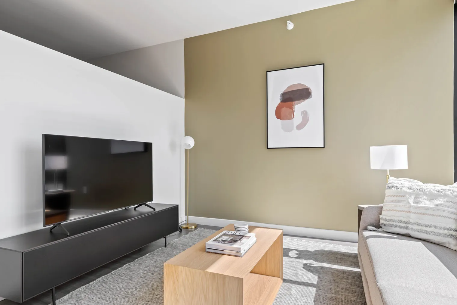 1210 S INDIANA AVE 60605- NEMA-unit#ID744-Chicago-IL