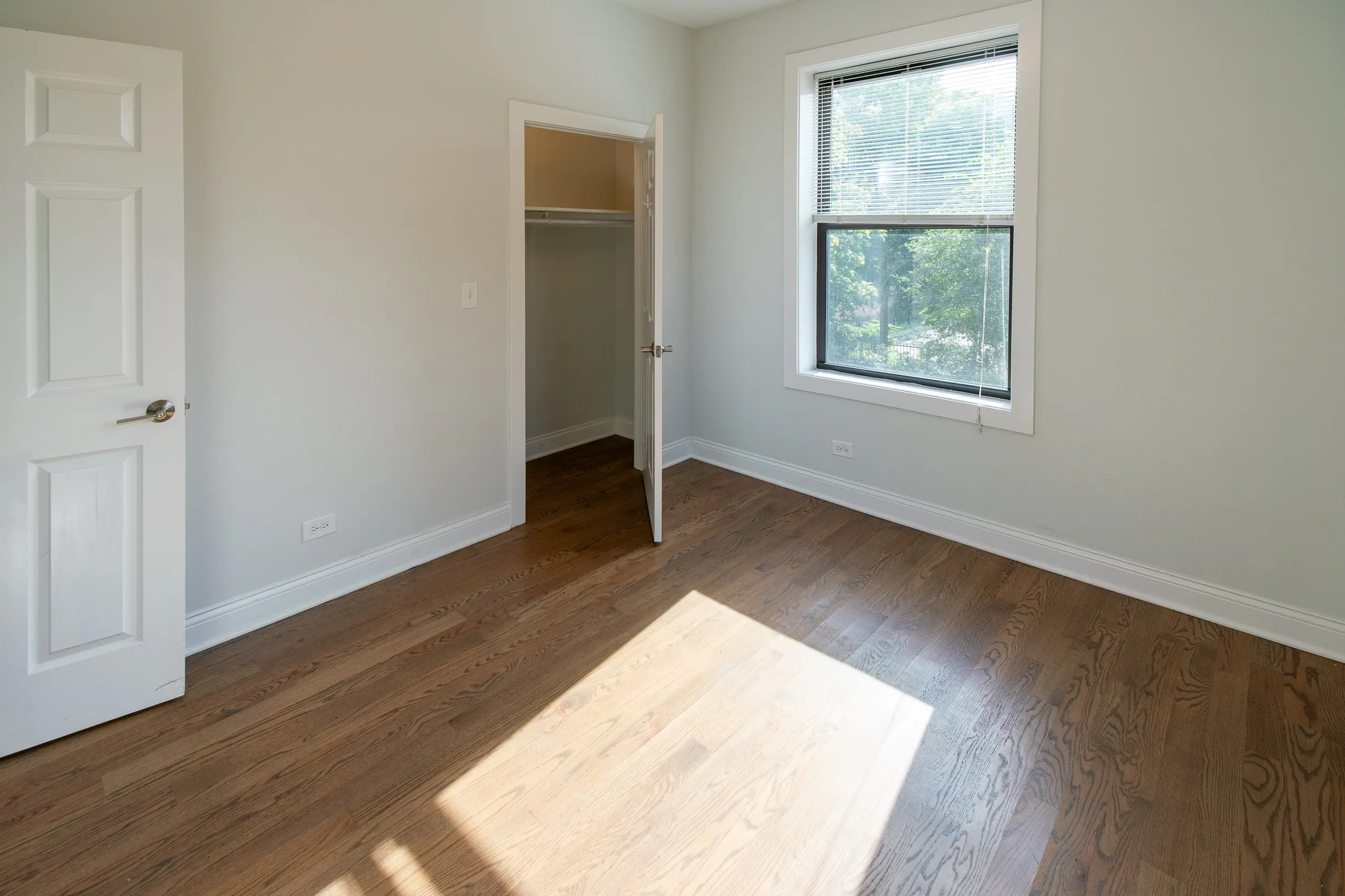 1355 W Bryn Mawr Ave   60660 60660-unit#2W-Chicago-IL