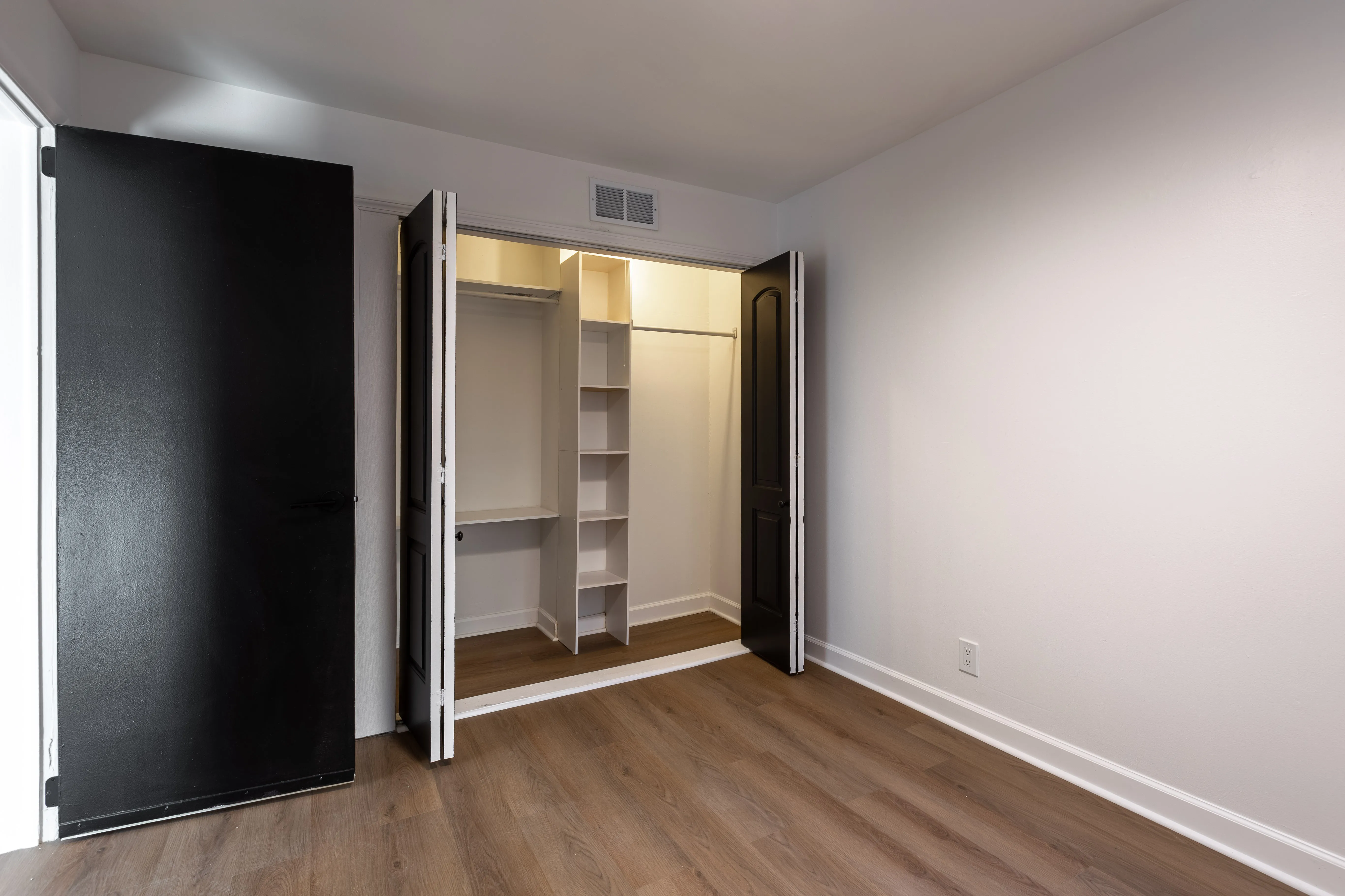 3138 W Schubert Ave   60647 60647-unit#2R-Chicago-IL