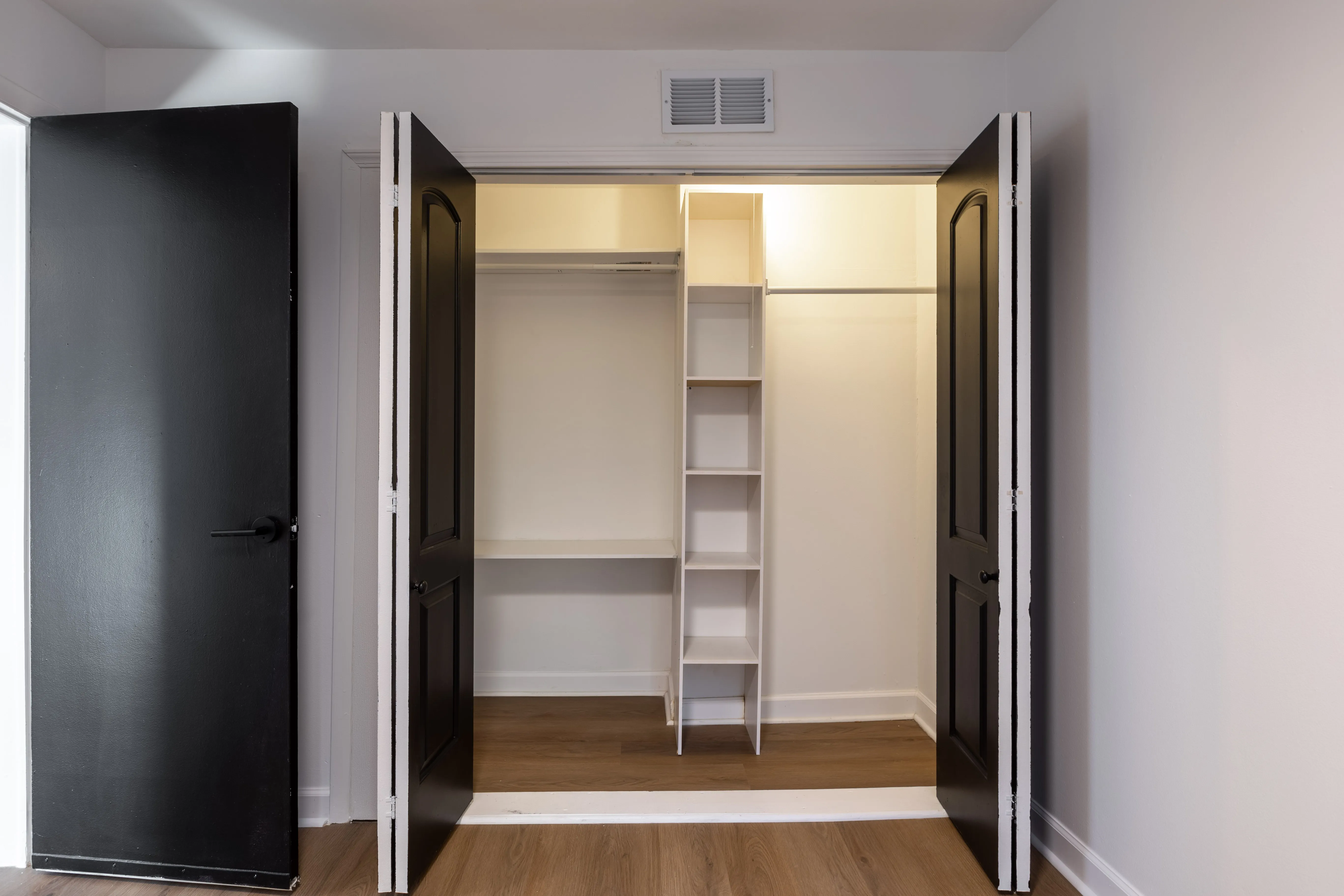 3138 W Schubert Ave   60647 60647-unit#2R-Chicago-IL