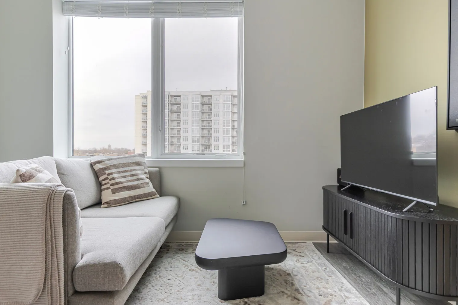 6149 N Broadway   60660 60660-The Edge-unit#ID1273-Chicago-IL