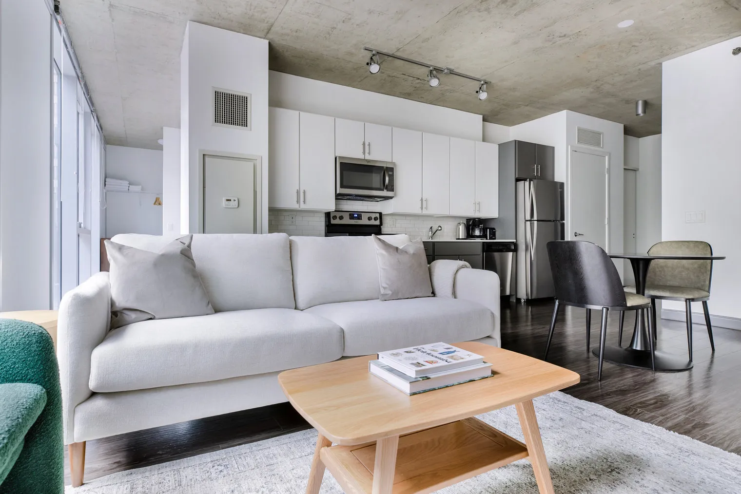 215 W Lake St   60606 60606-Linea-unit#ID1331-Chicago-IL