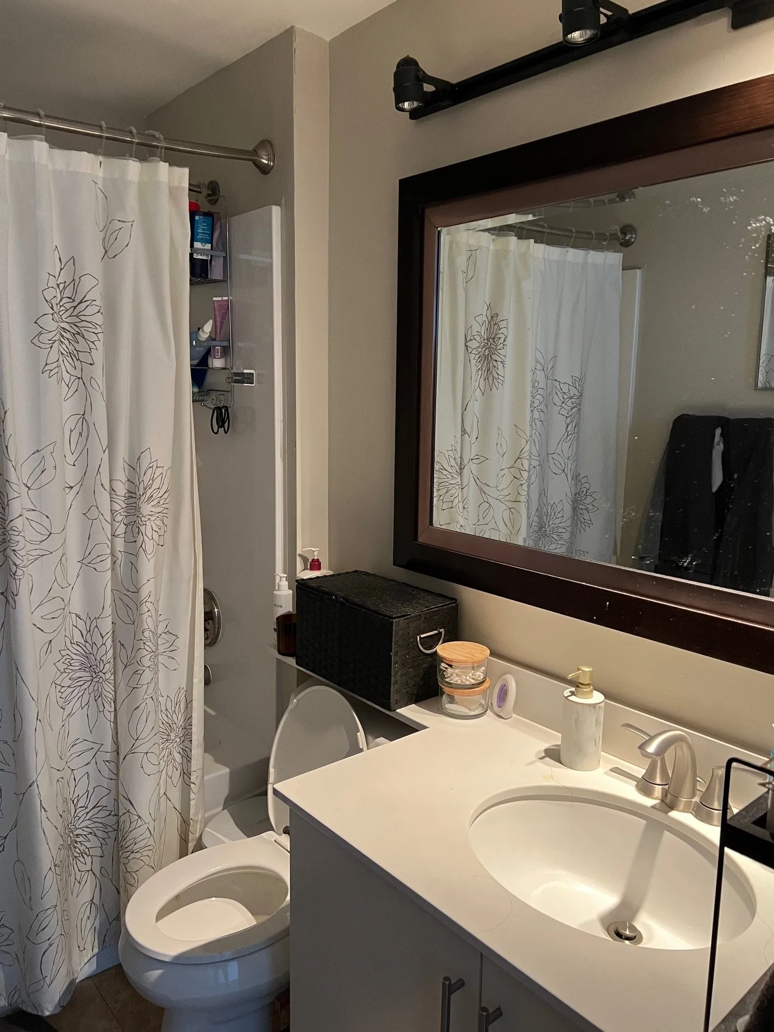 999 W Wolfram St 60657 60657-Sheffield Lofts-unit#411-Chicago-IL