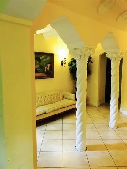 633 W Deming Pl   60614 60614-Manor House-unit#205-Chicago-IL