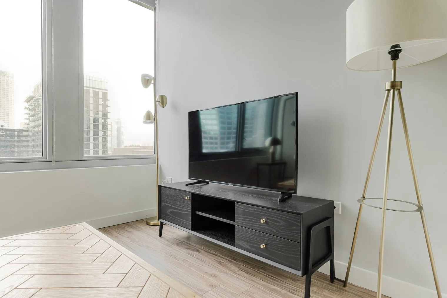 165 N Desplaines St   60661 60661-Emme-unit#ID1274-Chicago-IL