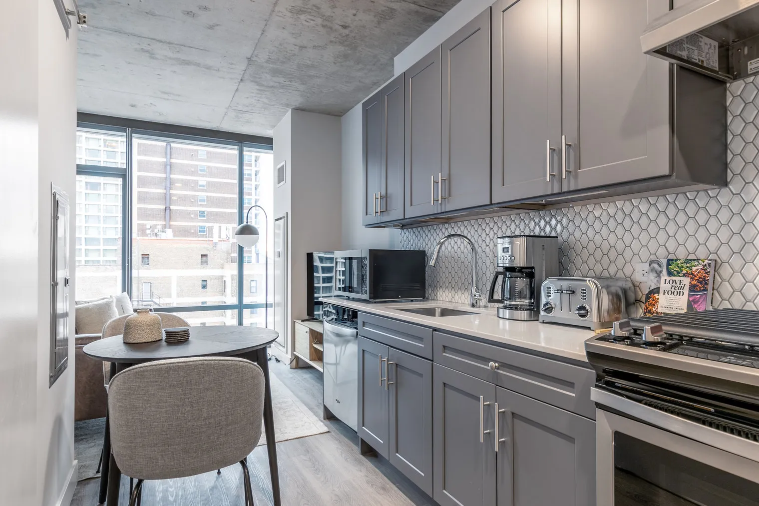 450 W Belmont Ave 60657 60657-Four50 -unit#ID202-Chicago-IL