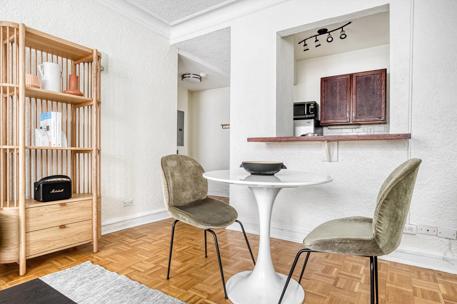 1400 N Lake Shore Dr   60610 60610-The Deco-unit#ID551-Chicago-IL