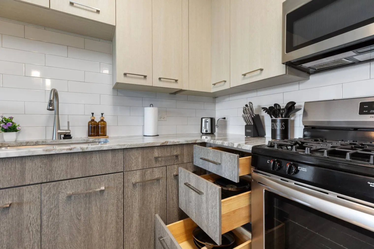 28294 Ferry Rd   60555 60555-Building Ferry Road - house-of-living21-unit#ID1366986P-Warrenville-IL