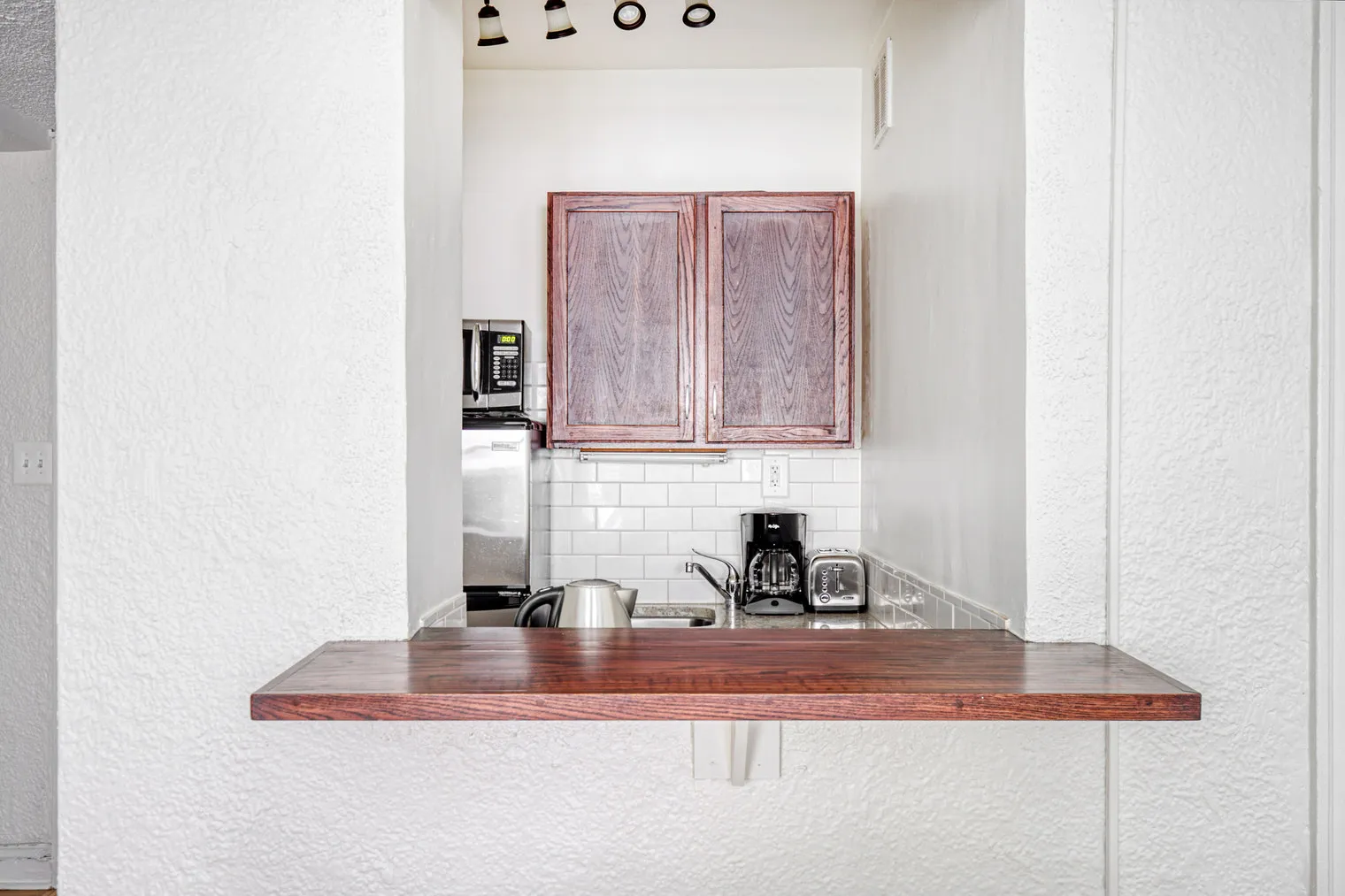 1400 N Lake Shore Dr   60610 60610-The Deco-unit#ID551-Chicago-IL