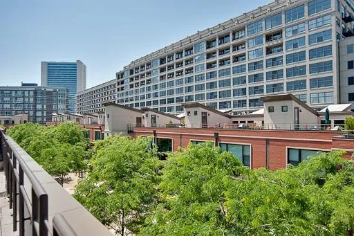 949 N Howe St 60610 60610-River Village-Chicago-IL