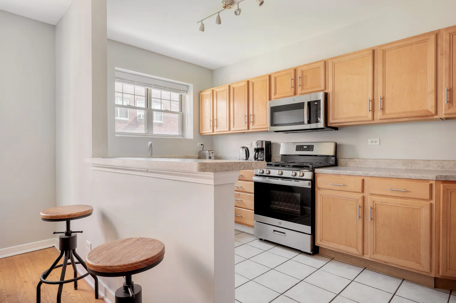 2752 Hampton Pkwy   60201 60201-2752 Hampton Parkway-unit#ID953-Evanston-IL