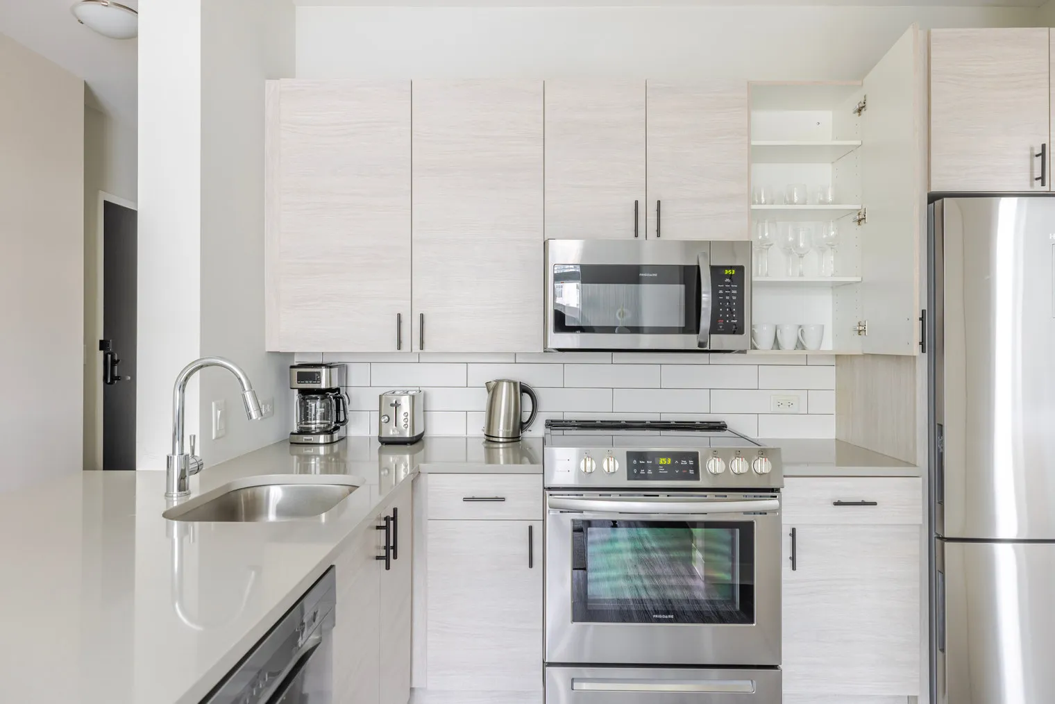 6149 N Broadway   60660 60660-The Edge-unit#ID1272-Chicago-IL