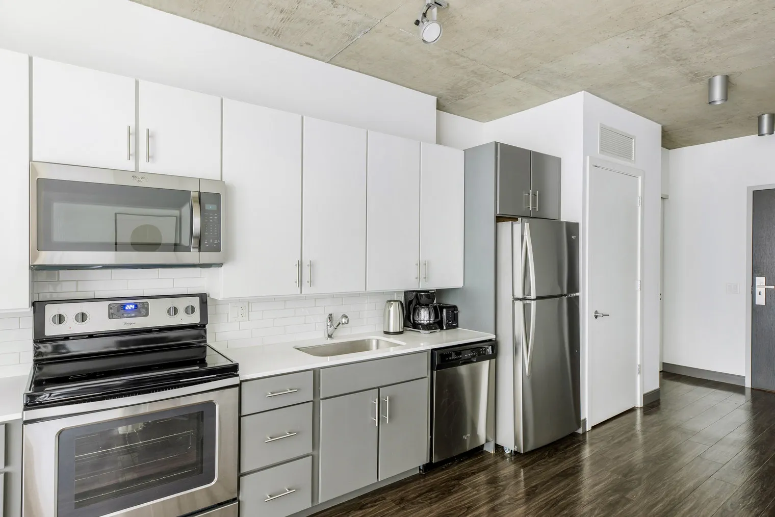 215 W Lake St   60606 60606-Linea-unit#ID1331-Chicago-IL