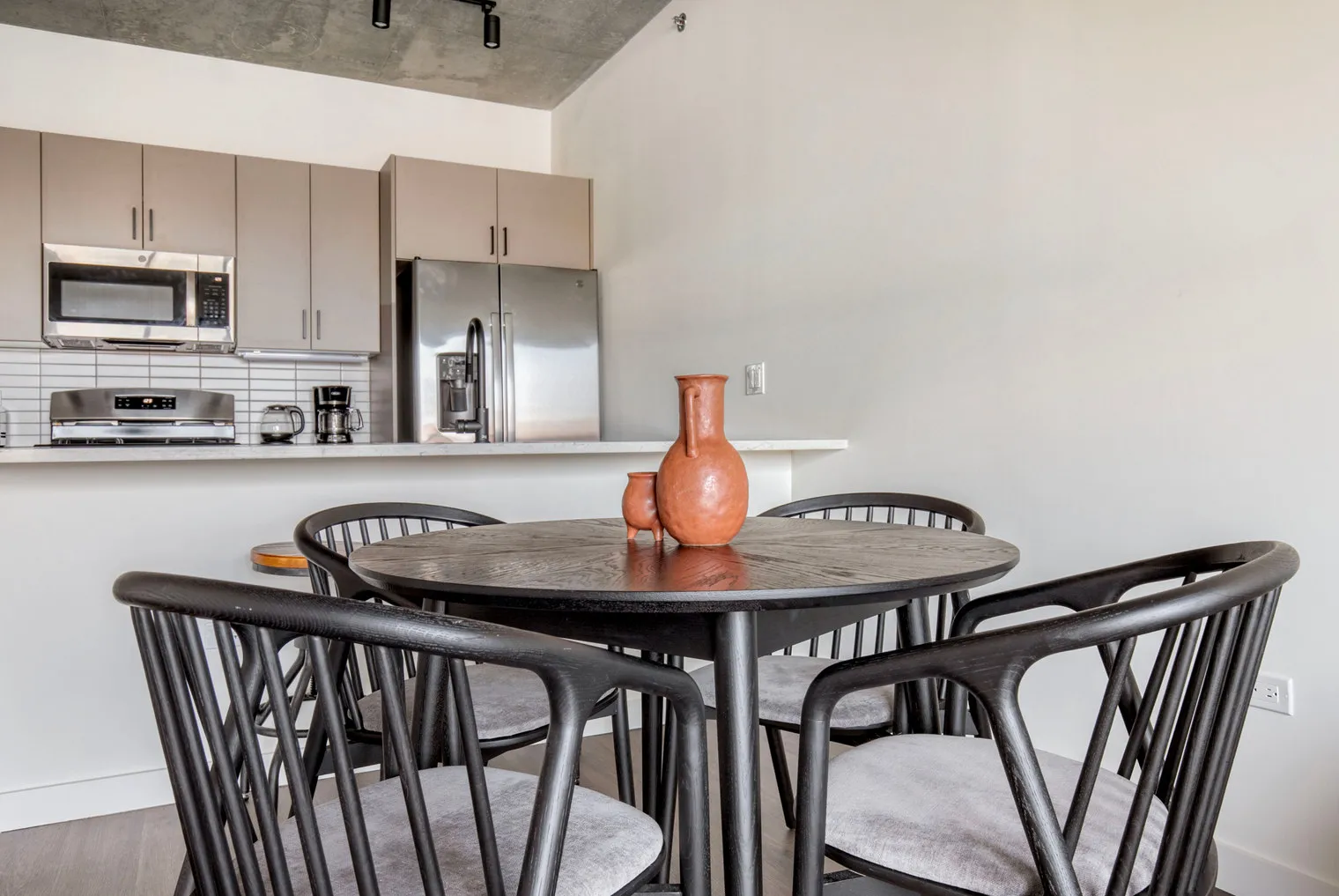 751 N Hudson Ave 60654 60654-Hugo II-unit#ID1040-Chicago-IL